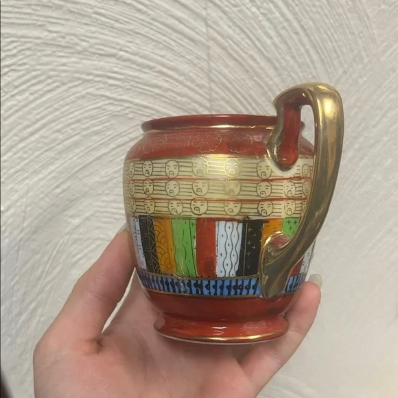 Elegant Vintage Multicolor Ceramic Vase with Gold Accents - Picture 5 of 8
